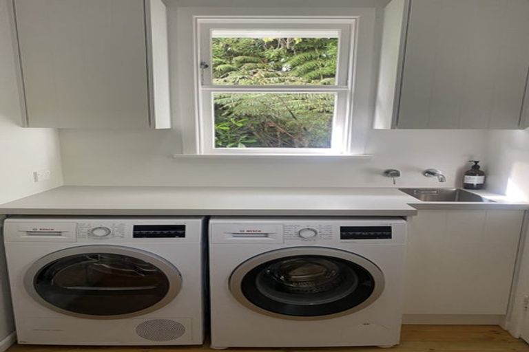 Photo of property in 36 Huntingdon Street, Northland, Wellington, 6012