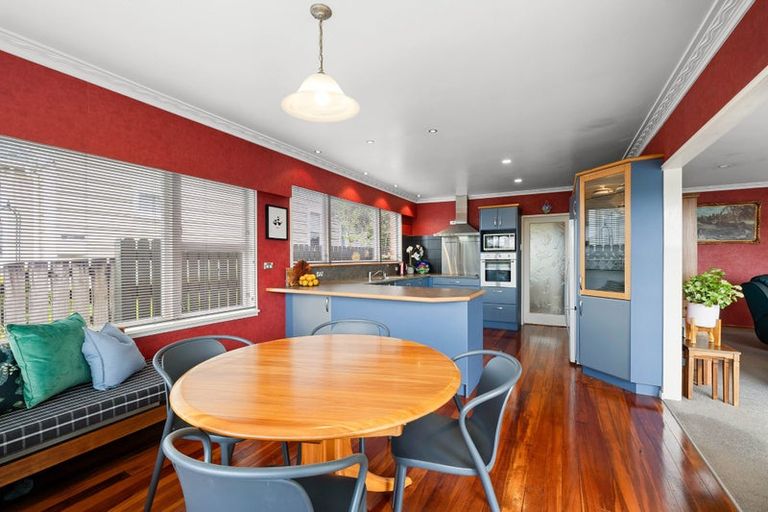 Photo of property in 329 Devon Street West, New Plymouth, 4310