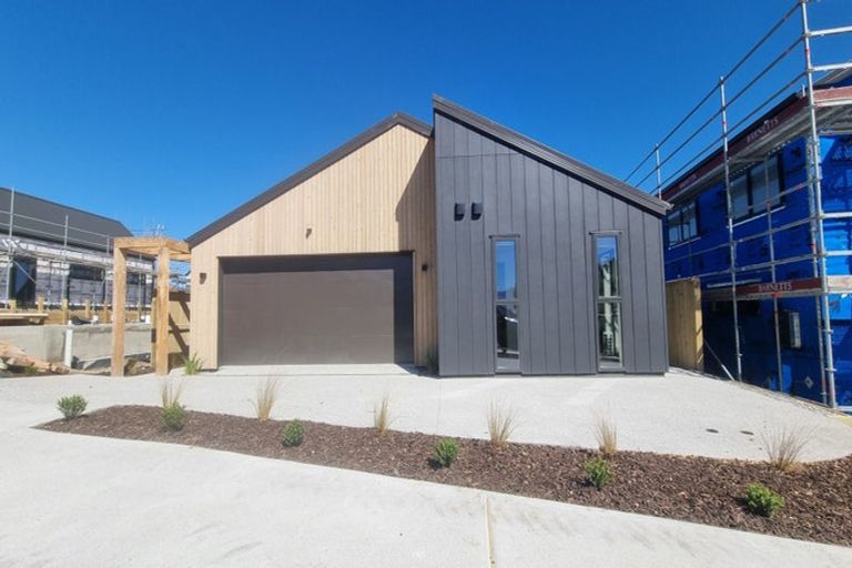 Photo of property in 9 Marsh Street, Jacks Point, 9371