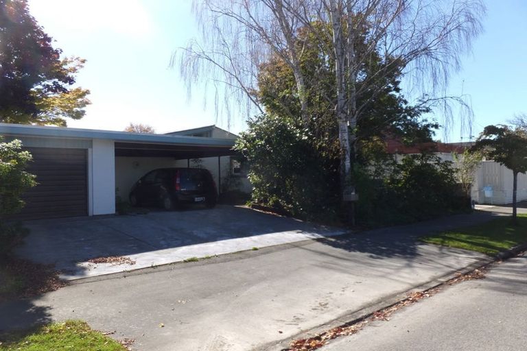 Photo of property in 22 Powell Crescent, Ilam, Christchurch, 8041