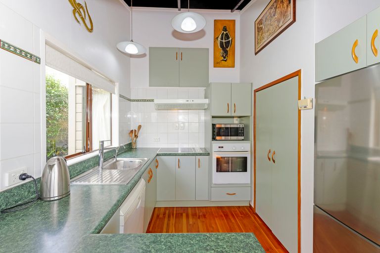 Photo of property in 76 Pleasant Road, Glen Eden, Auckland, 0602