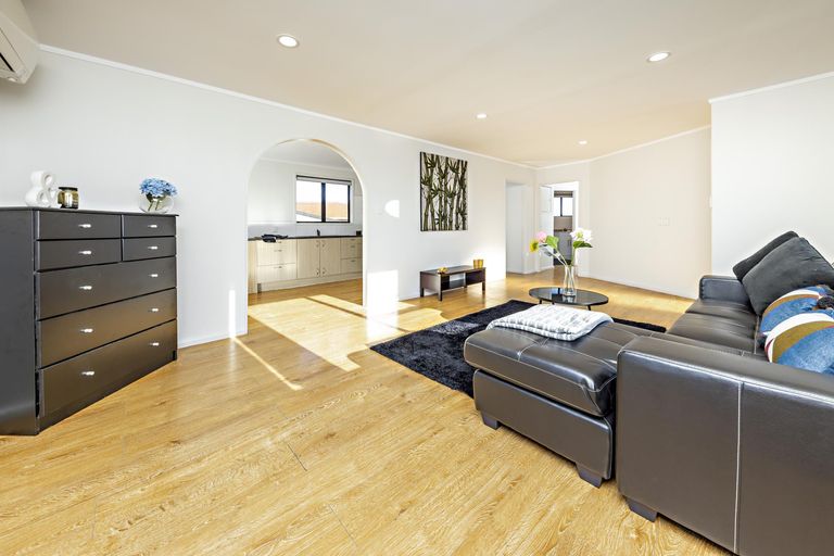 Photo of property in 8 Antalya Place, Manurewa, Auckland, 2102