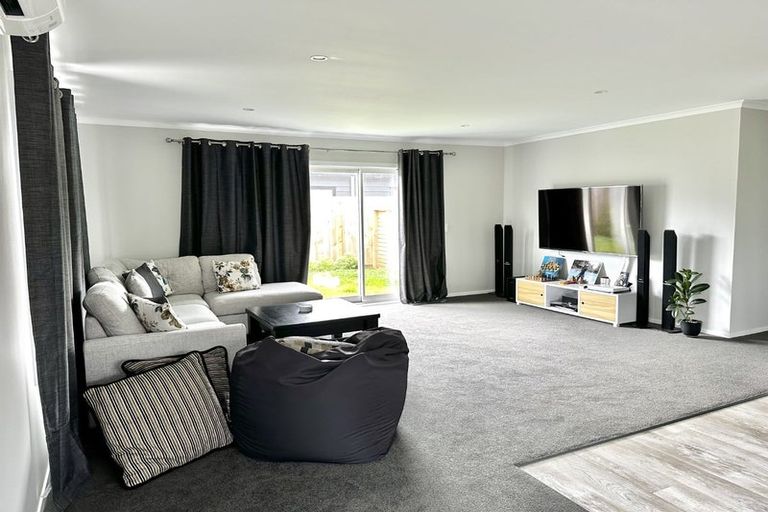 Photo of property in 32 Grovedale Square, Wainuiomata, Lower Hutt, 5014