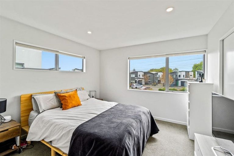 Photo of property in 3 Longueval Lane, Broomfield, Christchurch, 8042