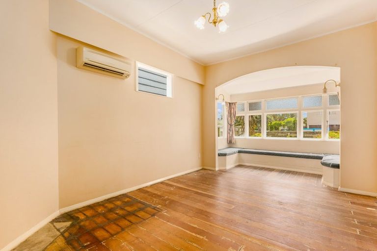 Photo of property in 23 Tuatoru Street, Eastbourne, Lower Hutt, 5013