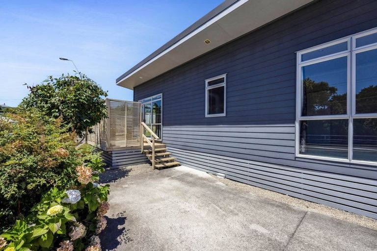 Photo of property in 2/2 Hori Street, Vogeltown, New Plymouth, 4310