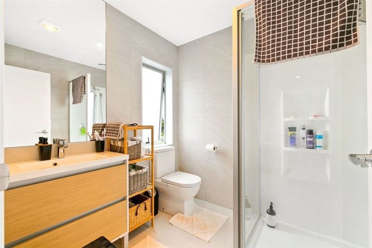 Photo of property in 20 Ambar Ridge Avenue, Massey, Auckland, 0614