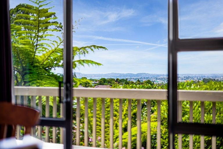 Photo of property in 1/262 Don Buck Road, Massey, Auckland, 0614