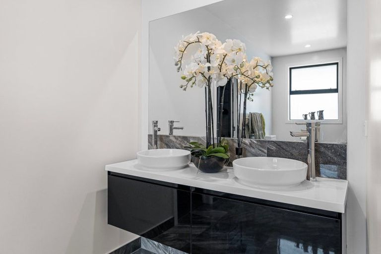 Photo of property in 24 Moira Close, Welcome Bay, Tauranga, 3175