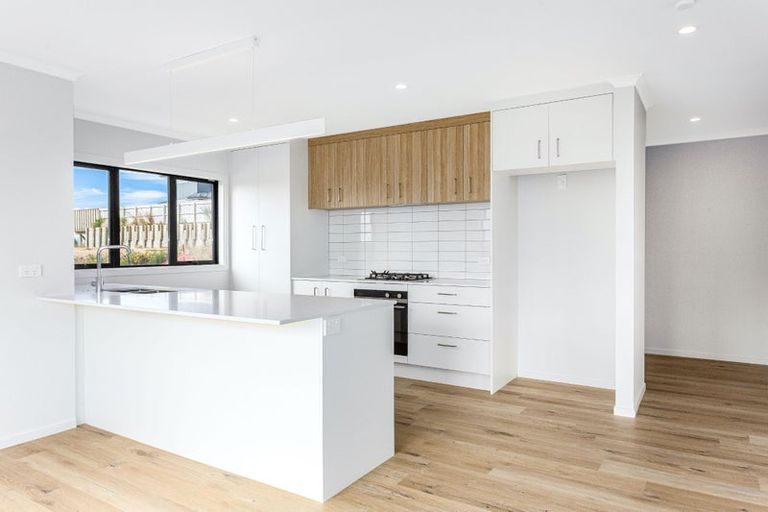 Photo of property in 9 Boeing Way, Newlands, 6037