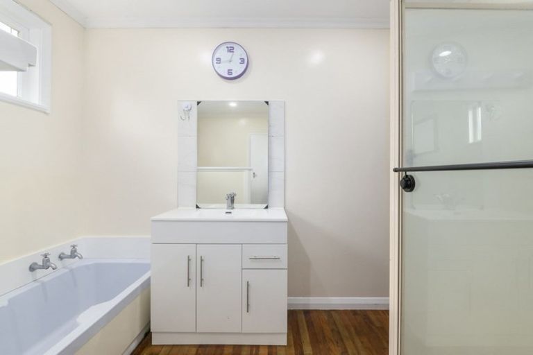 Photo of property in 5 Clarke Avenue, Highbury, Palmerston North, 4412