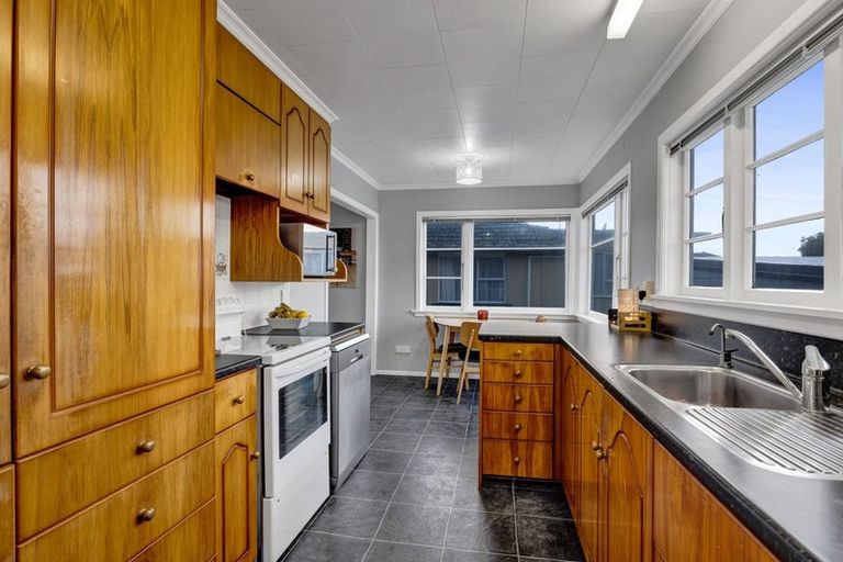 Photo of property in 26 Tawhiti Road, Hawera, 4610