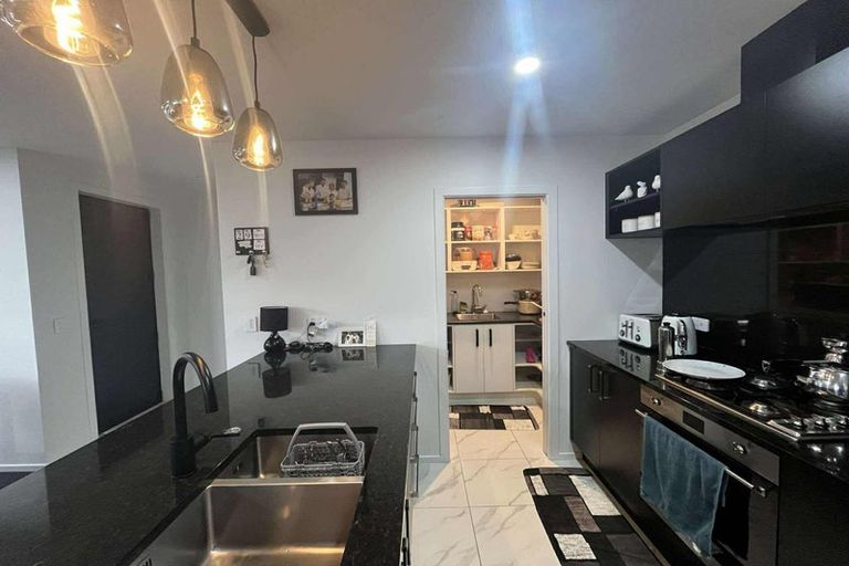 Photo of property in 14a Rutland Street, Levin, 5510