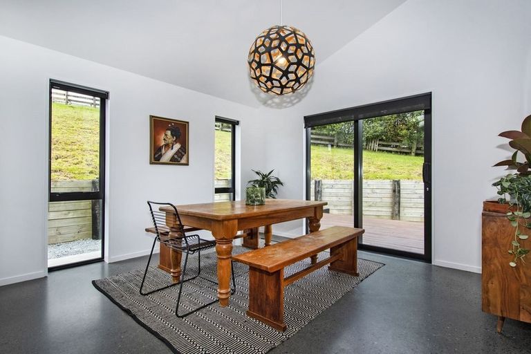 Photo of property in 59 Jounneaux Road, Te Kamo, Kamo, 0185