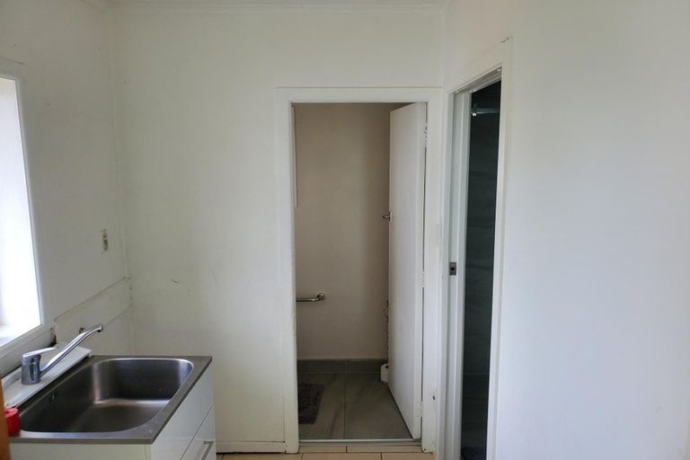 Photo of property in 18 Hallberry Road, Mangere East, Auckland, 2024