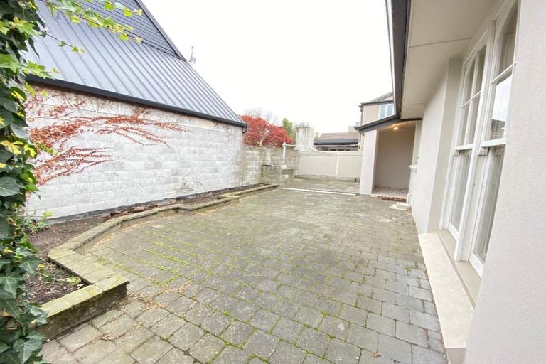 Photo of property in 17 Woodford Terrace, Ilam, Christchurch, 8053
