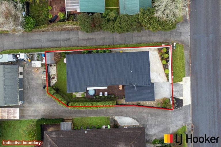 Photo of property in 16 Puriri Road, Pukekohe, 2120