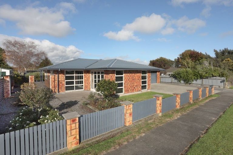 Photo of property in 39 Pukepapa Road, Marton, 4710