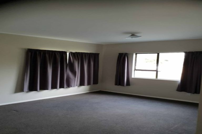 Photo of property in 130a Awaroa Road, Helensville, 0800