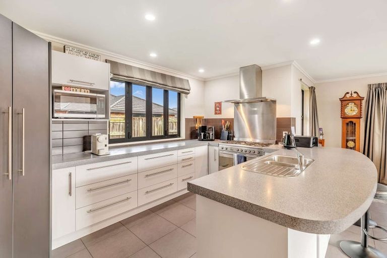 Photo of property in 15 Trump Place, Kelvin Grove, Palmerston North, 4414