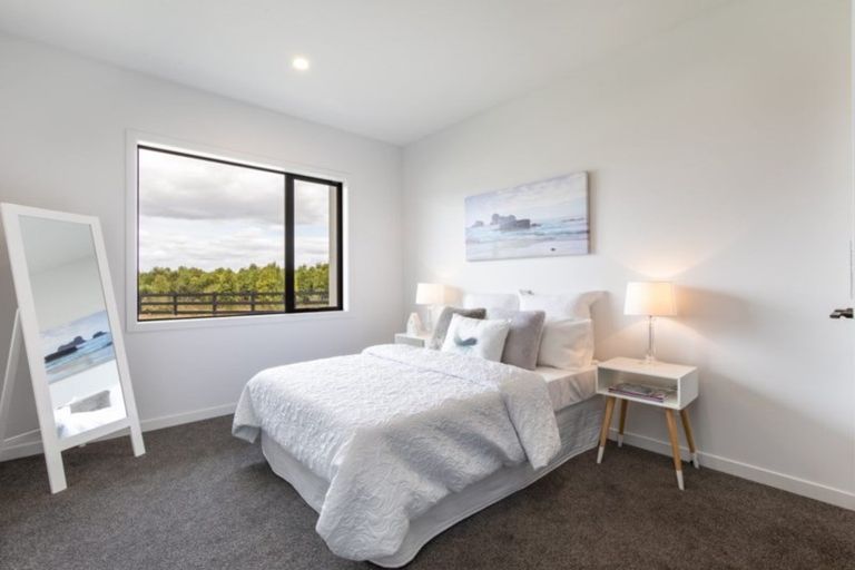 Photo of property in 35 Mike Smith Drive, Cambridge, 3434