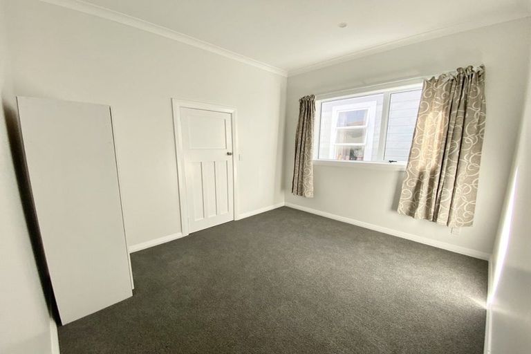 Photo of property in 70 The Parade, Island Bay, Wellington, 6023