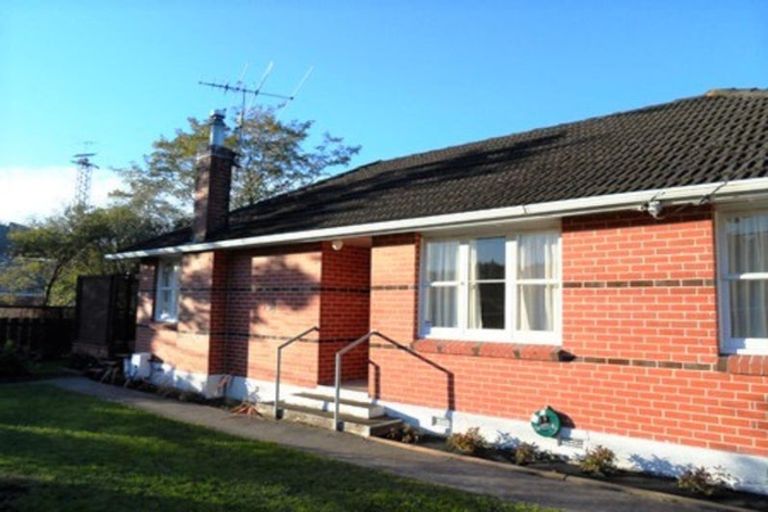 Photo of property in 1 Field Street, Silverstream, Upper Hutt, 5019