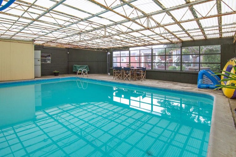 Photo of property in 10 Piper Place, Roslyn, Palmerston North, 4414