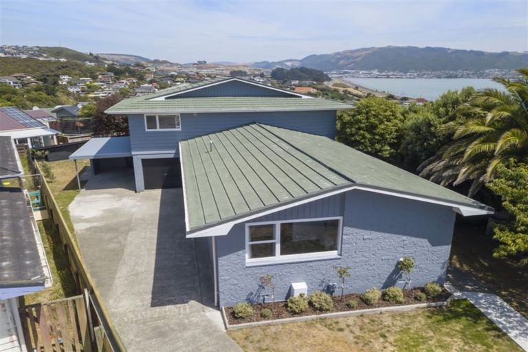 Photo of property in 31 Brora Crescent, Papakowhai, Porirua, 5024