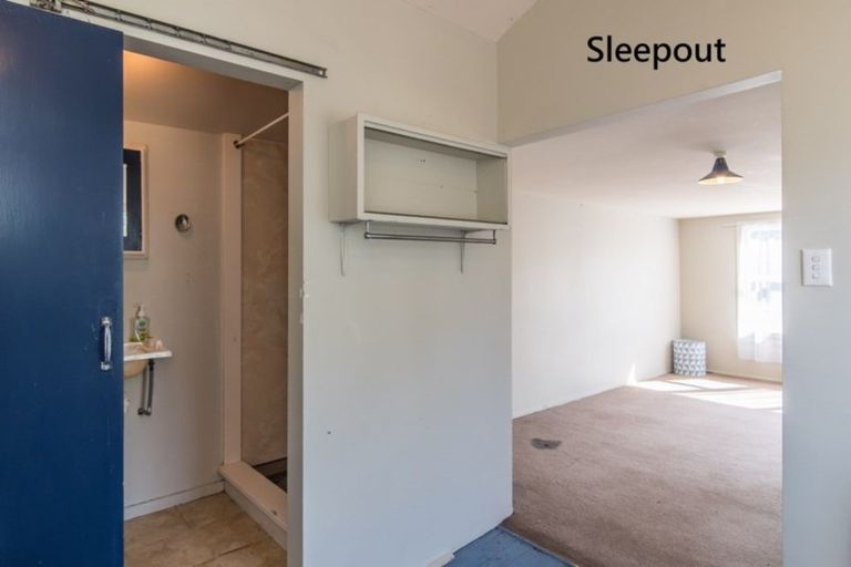 Photo of property in 2 Hemara Street, Waikanae Beach, Waikanae, 5036
