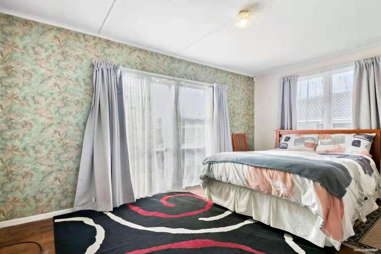 Photo of property in 39 Matipo Road, Te Atatu Peninsula, Auckland, 0610