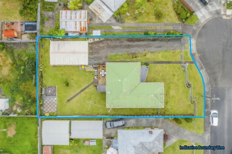 Photo of property in 12 Kerry Place, Papakura, 2110