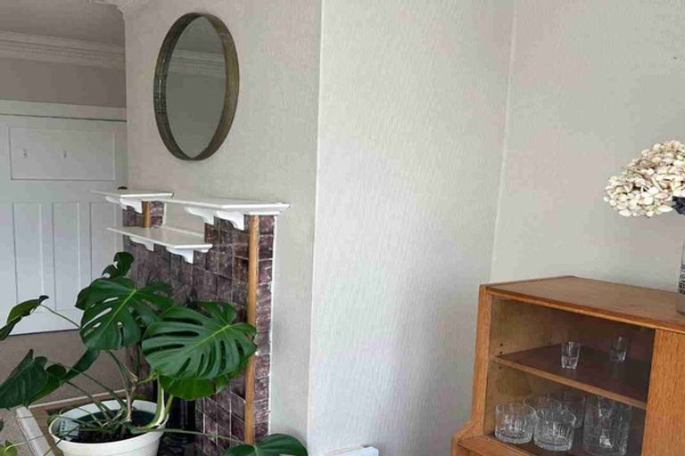 Photo of property in Pukehinau Flats, 1u4 Brooklyn Road, Mount Cook, Wellington, 6011