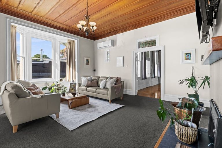 Photo of property in 19 Sheehan Street, Bay View, Napier, 4104