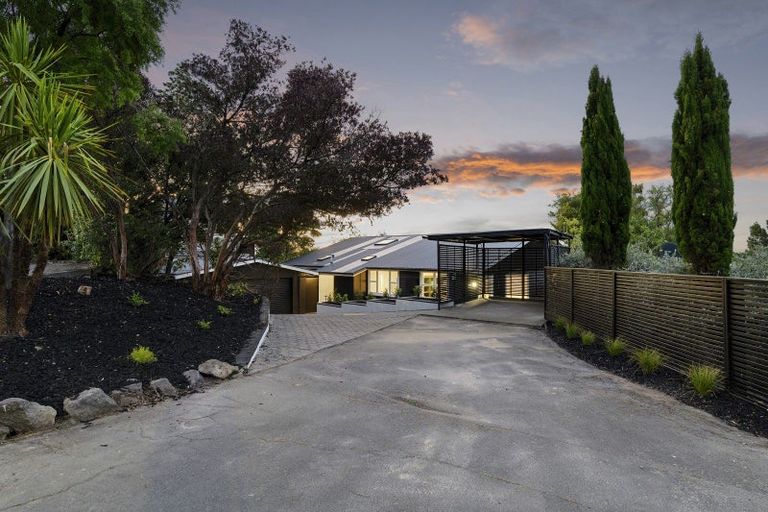 Photo of property in 18 Dyers Pass Road, Cashmere, Christchurch, 8022