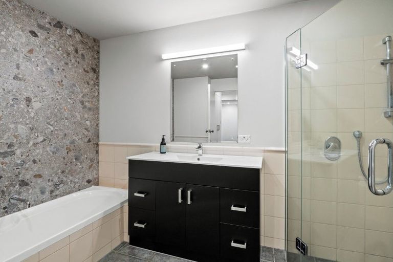 Photo of property in 15 Bracken Street, Arrowtown, 9302