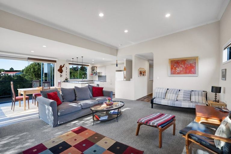 Photo of property in 127 Wairau Road, Oakura, 4314