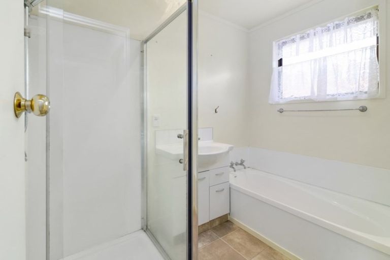 Photo of property in 27 Rewarewa Street, Owhata, Rotorua, 3010