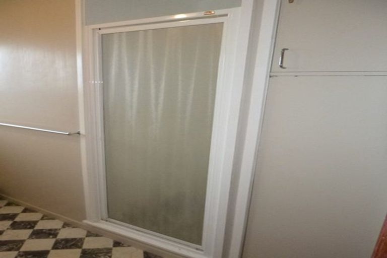 Photo of property in 62 Tiroroa Avenue, Te Atatu South, Auckland, 0610