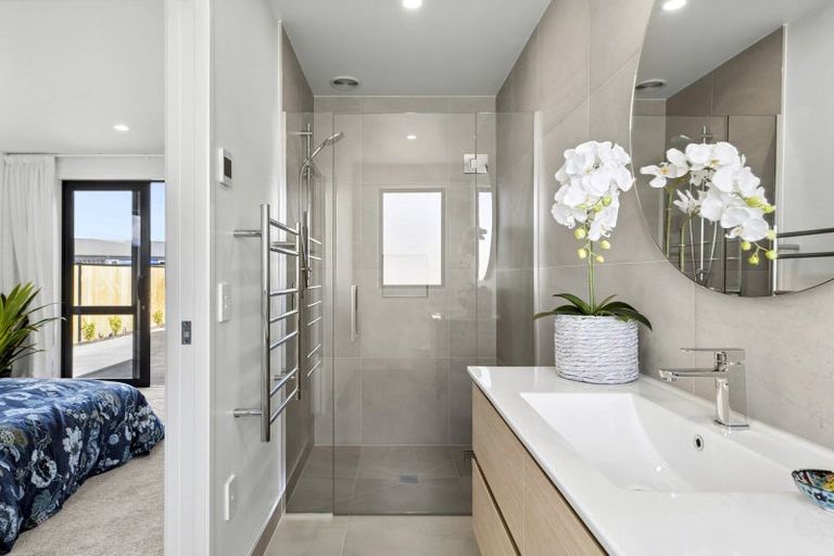 Photo of property in 14 Moonstone Street, Albert Town, 9305