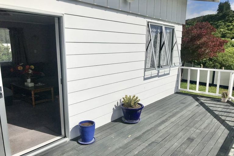 Photo of property in 71f2/ Gemstone Drive, Birchville, Upper Hutt, 5018