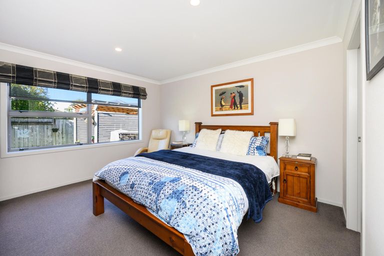 Photo of property in 99 Schnell Drive, Kelvin Grove, Palmerston North, 4414