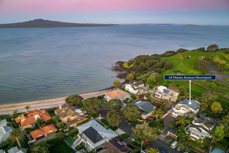Photo of property in 14 Macky Avenue, Devonport, Auckland, 0624