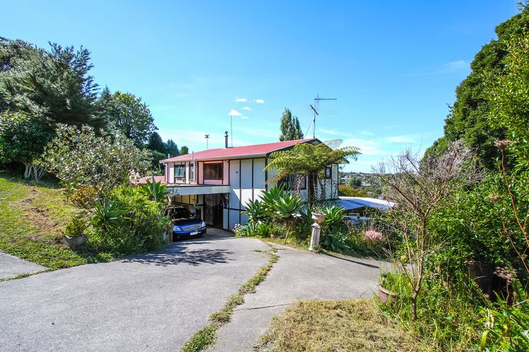 Photo of property in 92 Lincoln Park Avenue, Massey, Auckland, 0614