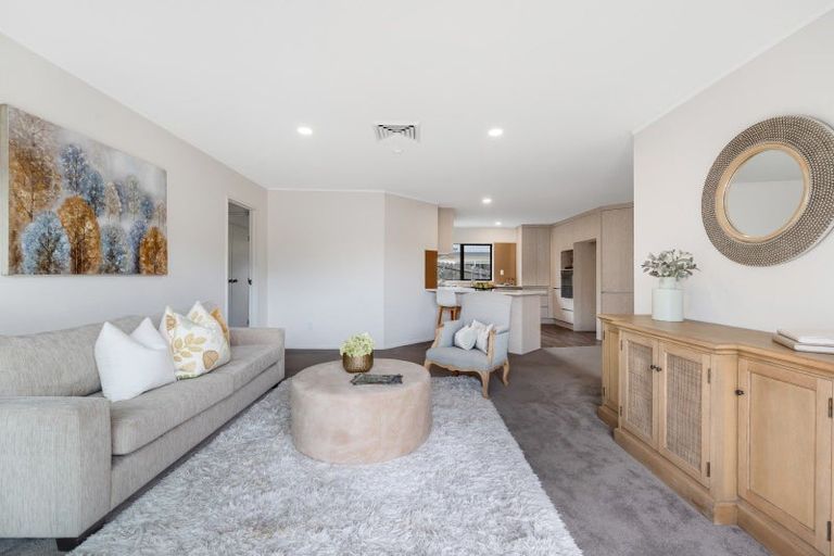 Photo of property in 32 Ambleside Drive, Northpark, Auckland, 2013
