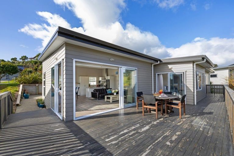 Photo of property in 25 Robertson Street, Raglan, 3225