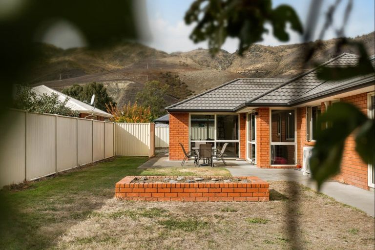 Photo of property in 14 Sunhaven Cove, Cromwell, 9310