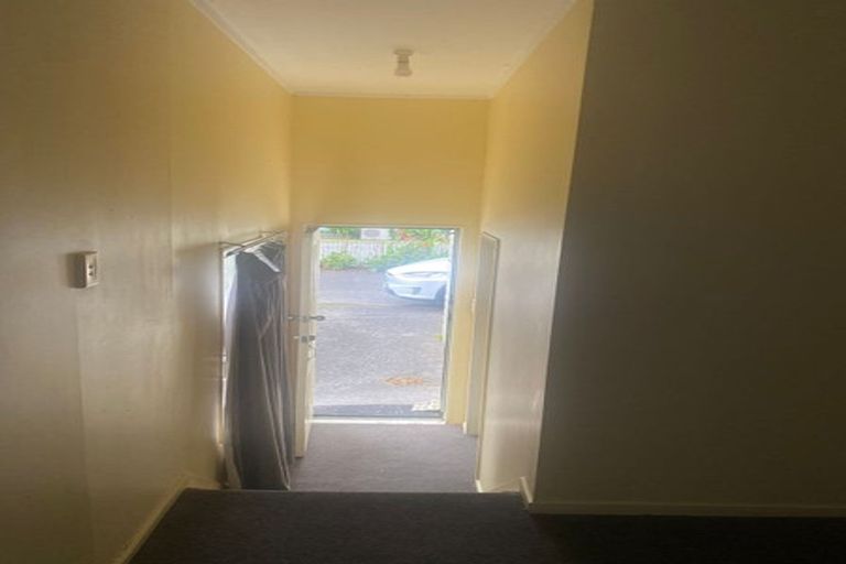 Photo of property in 4/8 Eulogy Place, Randwick Park, Auckland, 2105