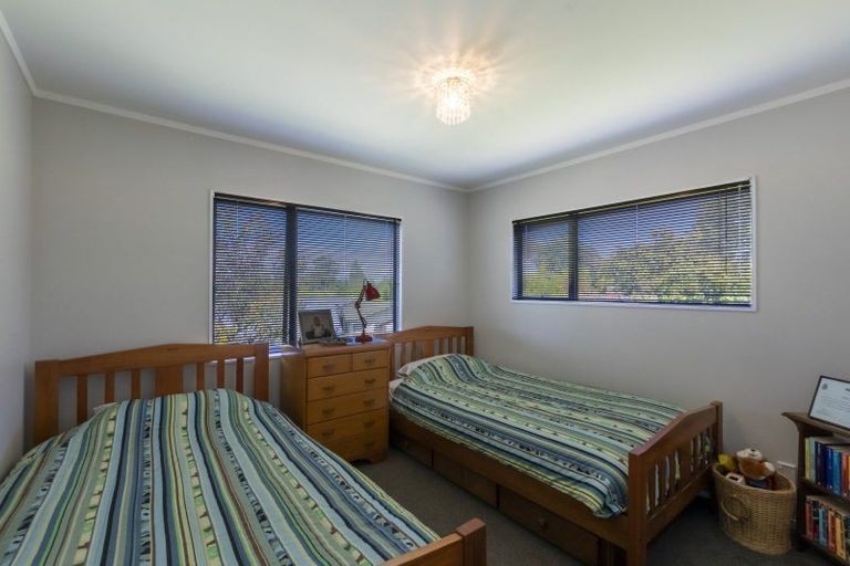 Photo of property in 37 Domain Road, Waipawa, 4210