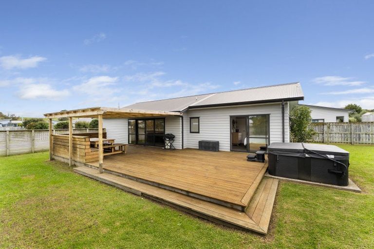 Photo of property in 3 Te Wiremu Lane, Otaki, 5512